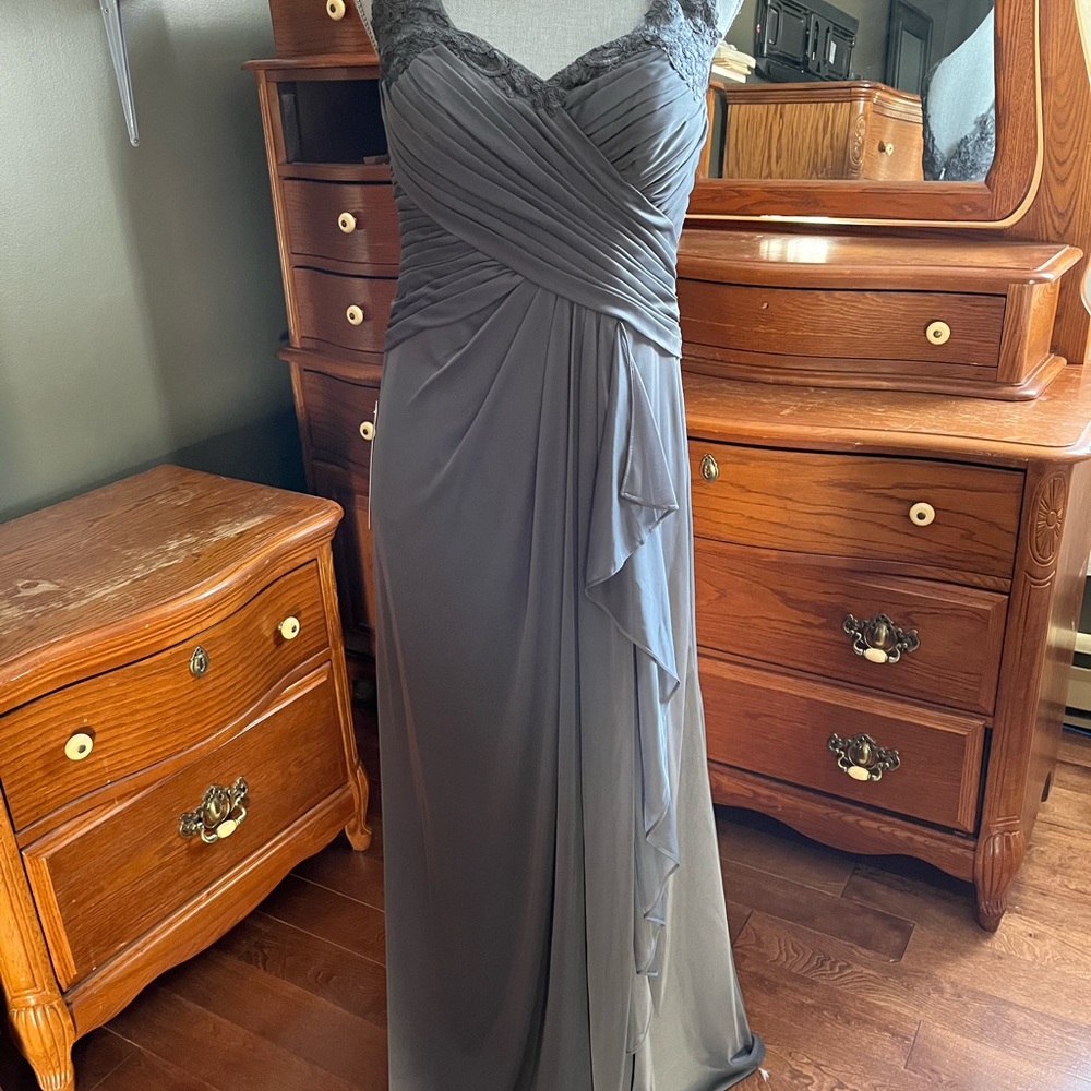 Beautiful grey maxi dress for special occasions. Size medium.